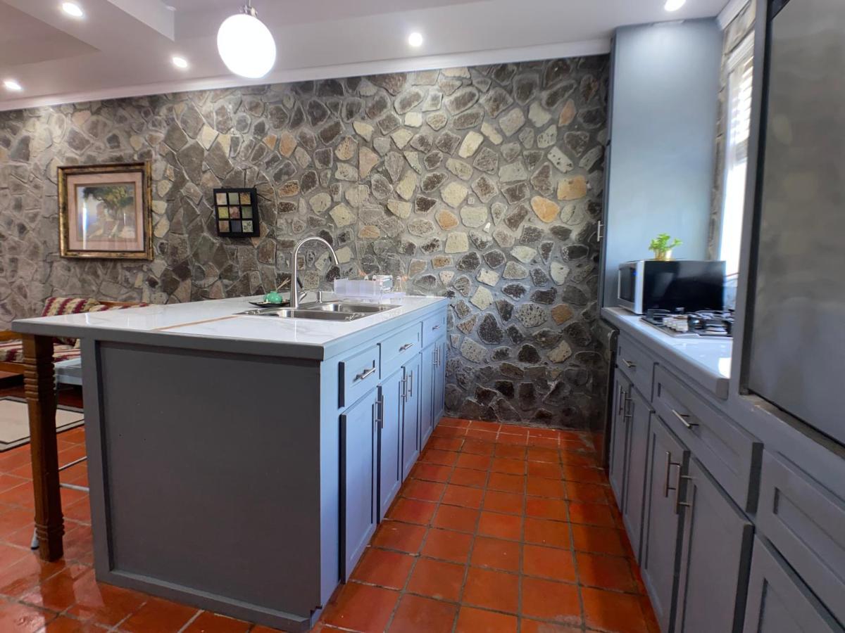 Stonetrail Villas Arnos Vale Extérieur photo