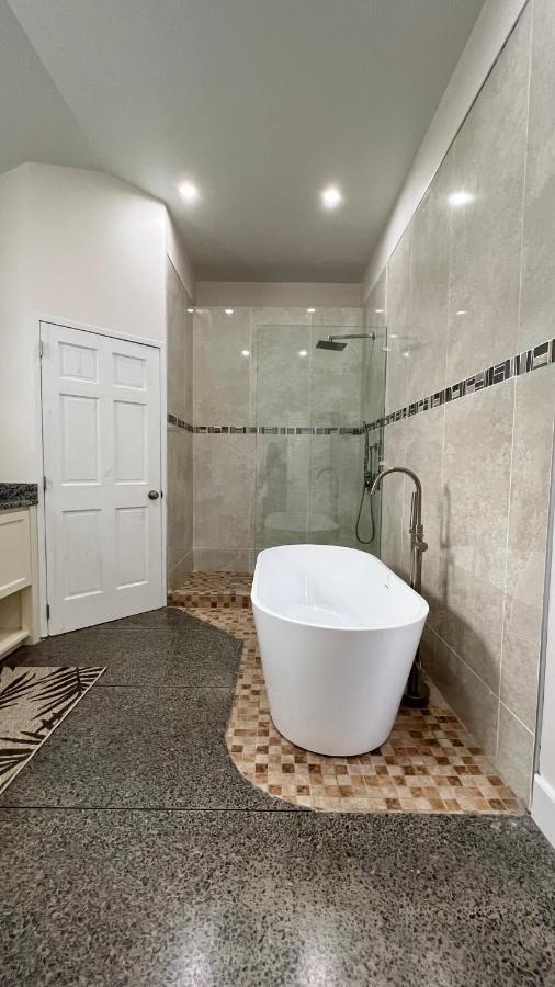 Stonetrail Villas Arnos Vale Extérieur photo
