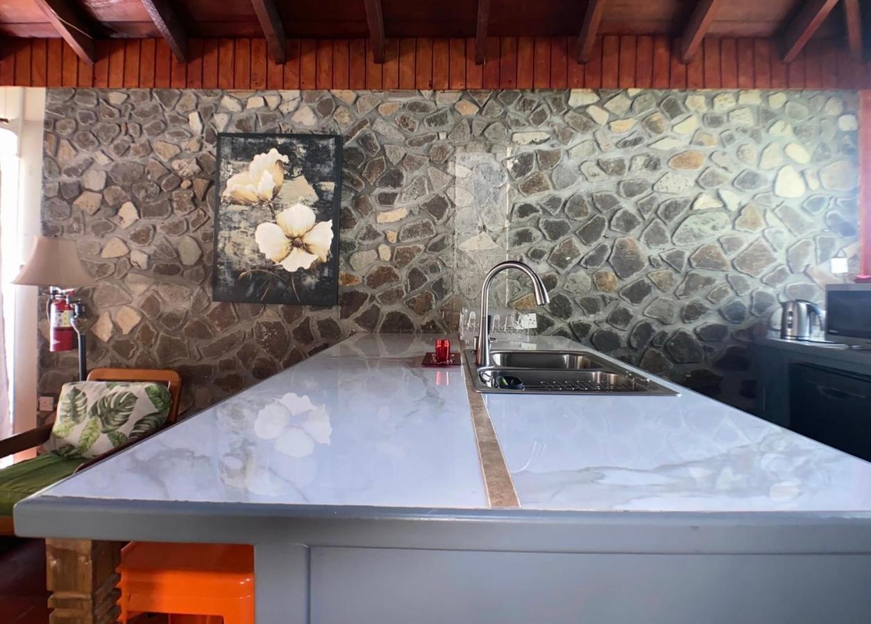 Stonetrail Villas Arnos Vale Extérieur photo