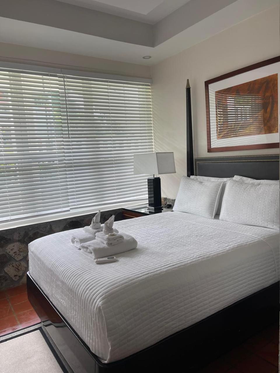 Stonetrail Villas Arnos Vale Extérieur photo